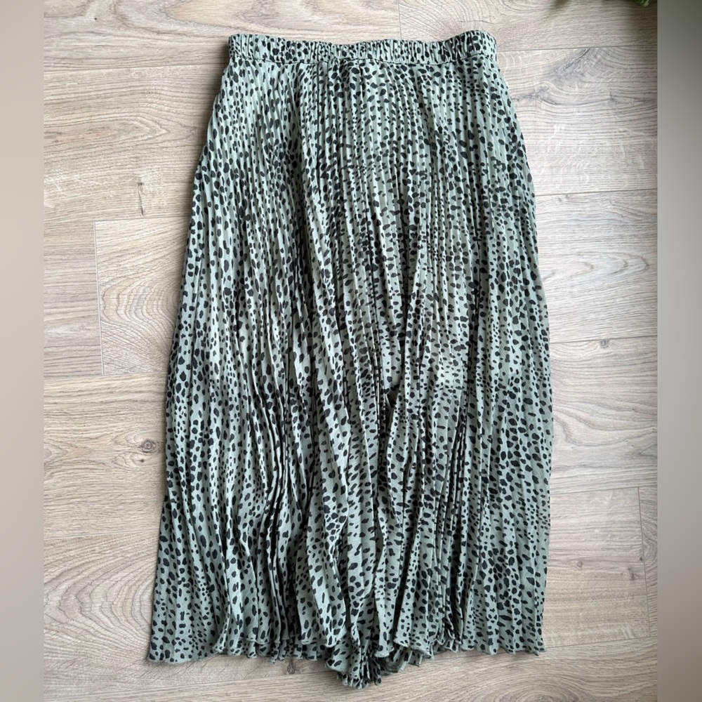 Abercrombie & Fitch pleated midi skirt